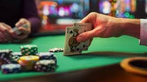 Berbagai pilihan permainan di aplikasi Raja21 – Live Casino, Taruhan, Bingo, dan slot dalam satu app